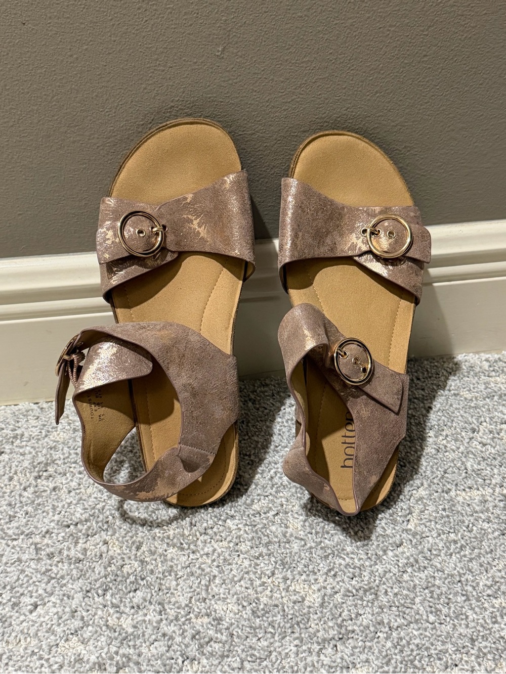 Hotter Tourist size 9.5 Buckle Sandals